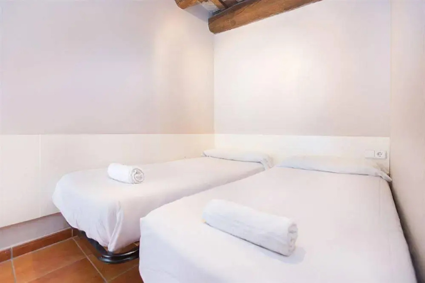 AinB Raval Hospital Apartments — отзывы гостей и цены