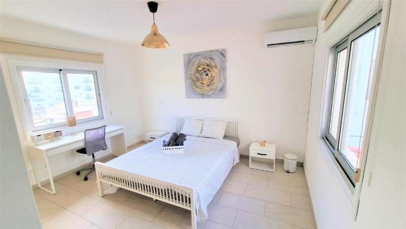 Coastal Getaway: 2 Apartments for up to 14 guests! Light-flooded and Spacious — отель в Ларнака, Кипр