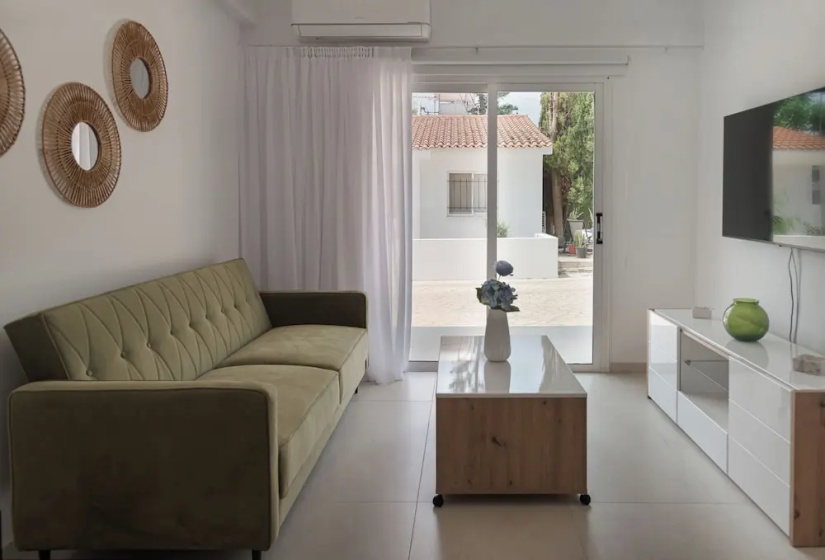 Цены на Phaedrus Living Olga Residence в Пафос