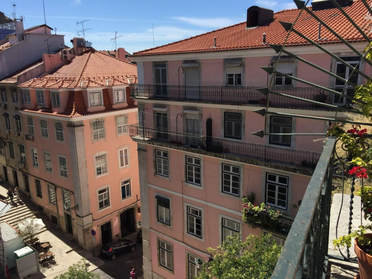 Цены на Lisbon Downtown Apartment - XVIII Century Luxury Apartment в Лиссабоне