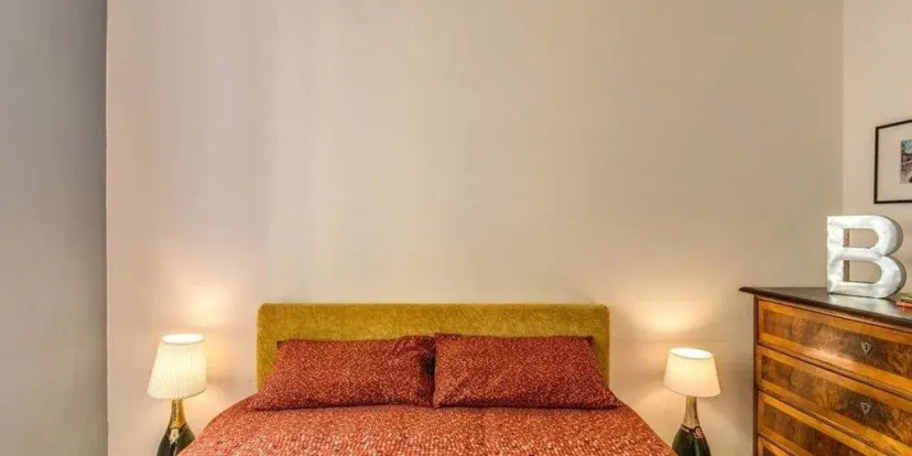 Monti - Coliseum 3 bedroom apartment — отель с удобствами в Риме