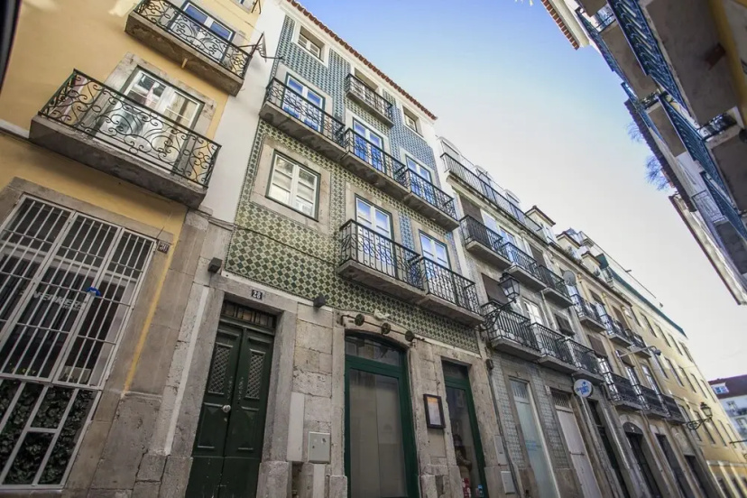 Цены на LxWay Apartments Bairro Alto Chiado в Лиссабоне