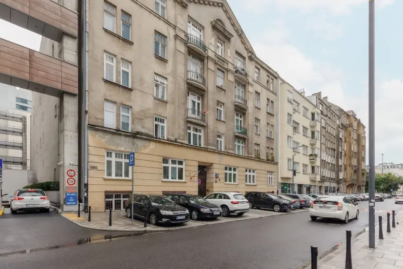 Metro Rondo ONZ Apartment by Renters 3 — отель в Варшаве, Польша