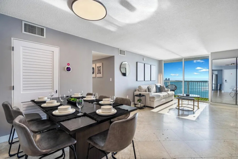 1200 Brickell Bay Drive #3102 — отзывы гостей и цены