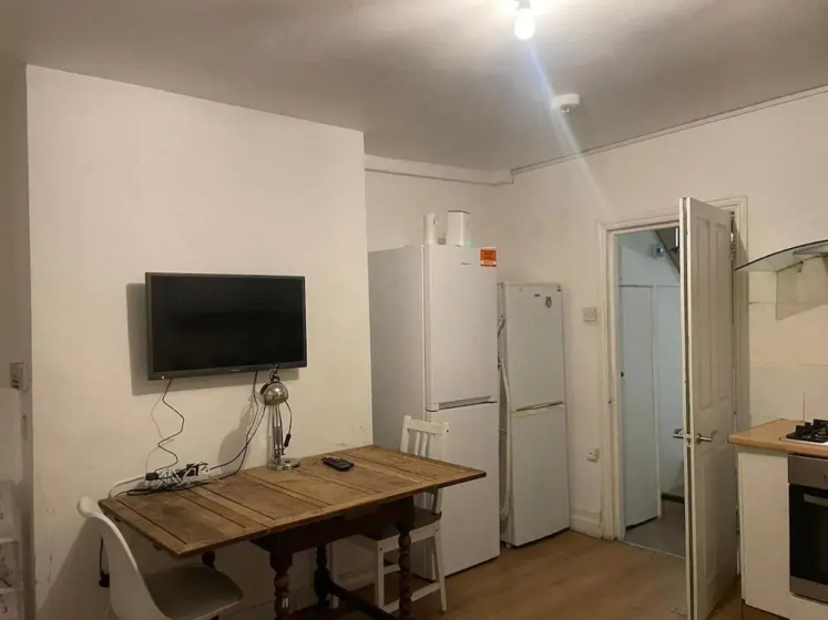 Lovely Apartment Balham F4 — забронировать отель в Лондоне