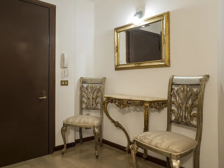Ivy Apartment — отель с удобствами в Венеции