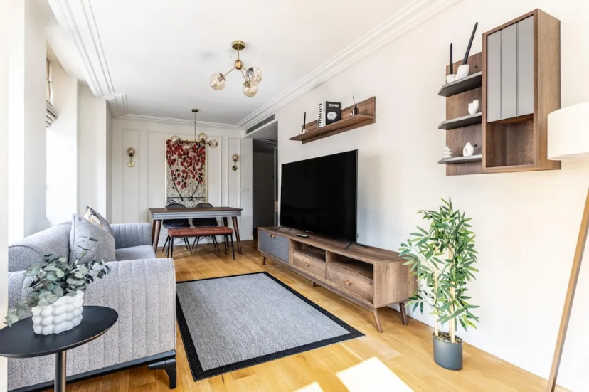 Sleek Flat 6 min to Istiklal Ave in Beyoglu — комфортный отель в Стамбуле