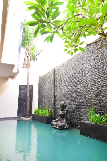 Villa Tentrem Legian — комфортный отель в Кута