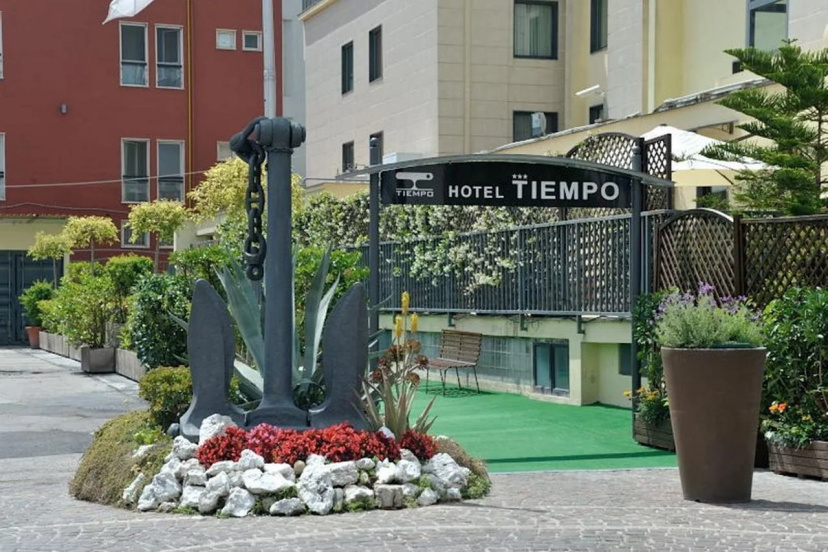 Hotel Tiempo — отель с отзывами гостей в Неаполе
