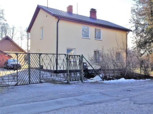 Excelent apartment with garden and free parking — отель с удобствами в риге
