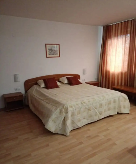 South Facing Balcony - 300mbps Wi-fi — забронировать отель в Банско