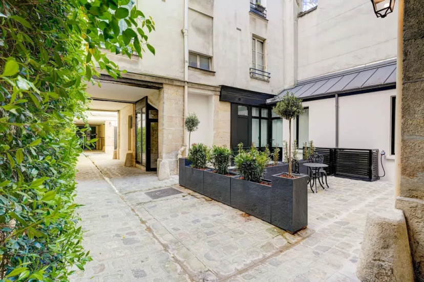 L Atelier Sevres I Cozy 1bed Apt in Paris — отель с удобствами в Париже