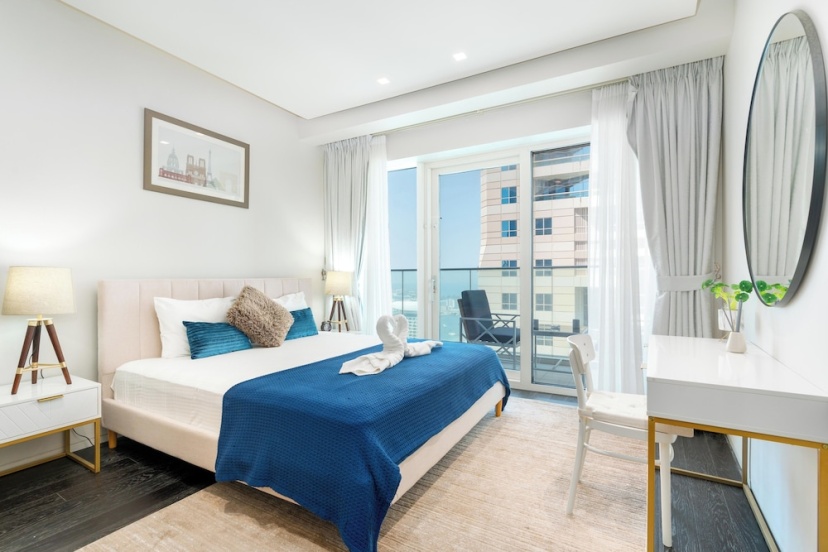 Whitesage - Fendi Apartment With Full Palm Jumeirah View — отель с удобным расположением в Дубае