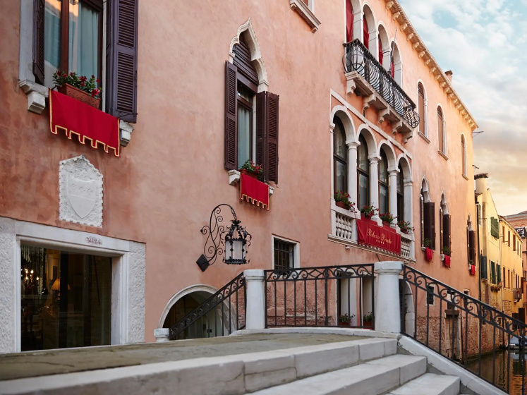 Palazzo Paruta & Wellness Apartments 4 — отель в Венеции, Италия