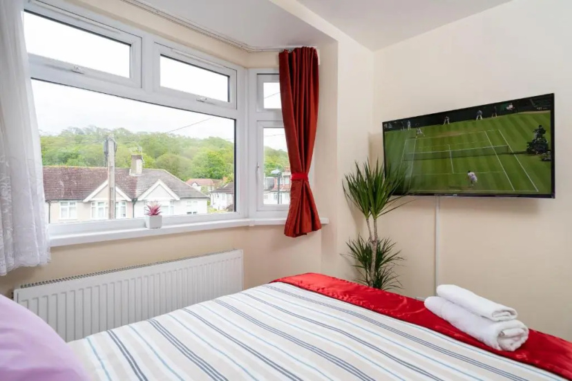 F4 Modern Double Room (Sandycroft Guest House) — отель с удобным расположением в Лондоне
