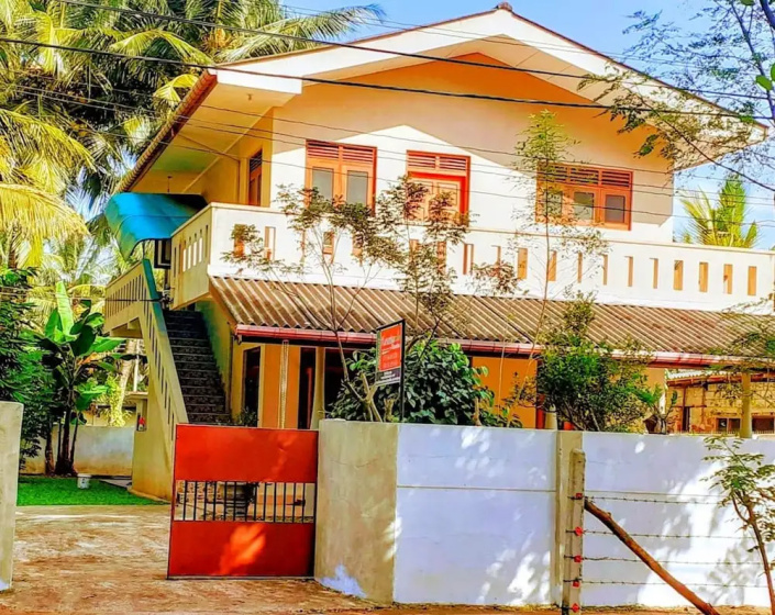 Residence Kuruniyavilla 3 — отель в Унаватуна, Шри-Ланка