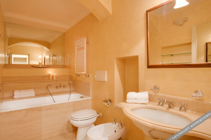 Family Apartments Palazzo Salviati — отель с удобным расположением в Флоренции