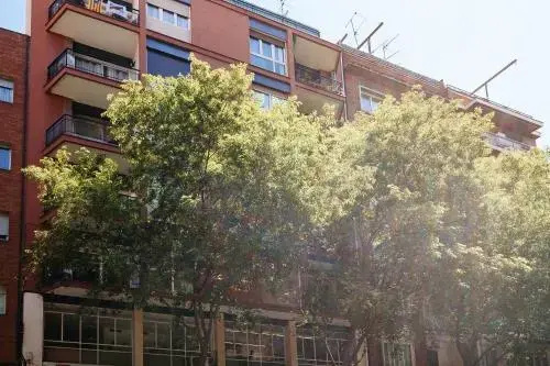Apartamento Guillermo Tell — отель с удобствами в Барселоне