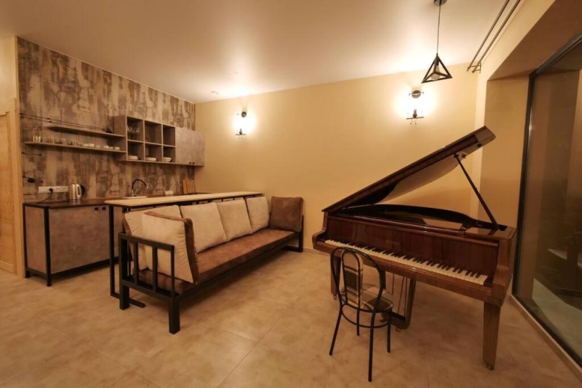 Grand Piano Cottage Dilijan — забронировать отель в Дилижан