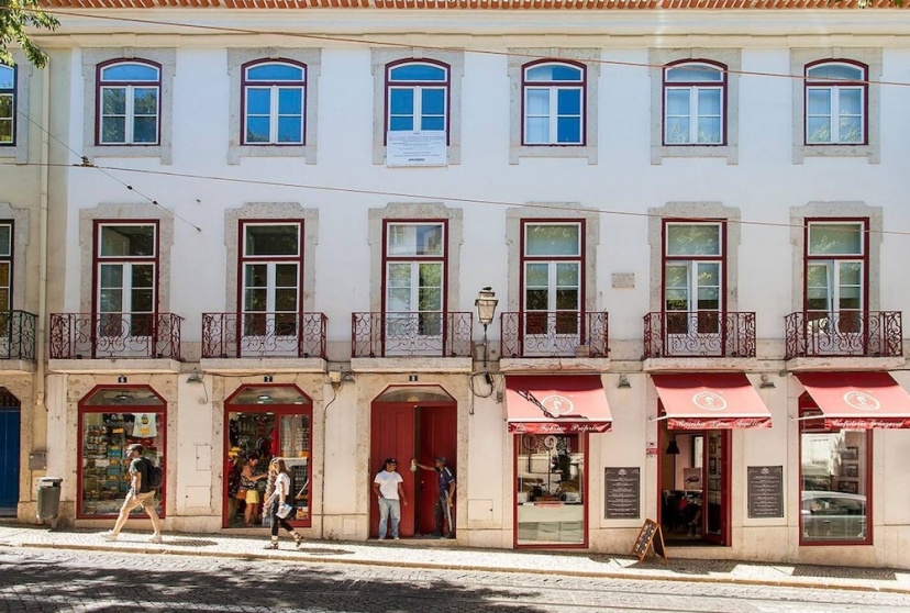 Traveling To Lisbon Castelo Apartments — отель в Лиссабоне, Португалия