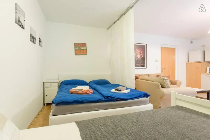 Цены на Relaxing Terrace Apartment in Lively Area в вене