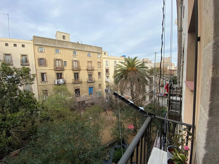 Lovely 2-bed Apartment in Barcelonas Best Location — забронировать отель в Барселоне