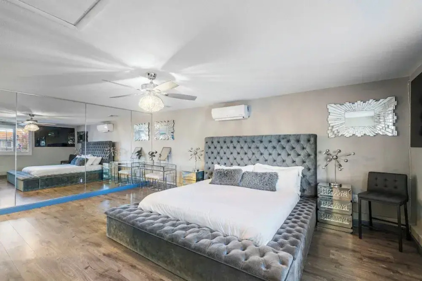 Highly Upgraded 4bd2bath Home With Private Pool — отель с удобным расположением в Лас Вегасе