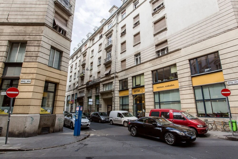 Revay koz 2 Apartment — отель в Будапеште, Венгрия