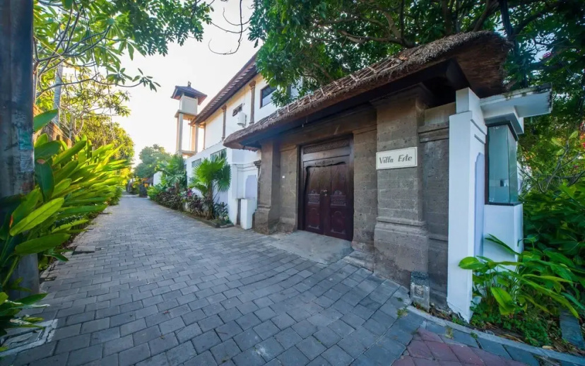 Villa Este, Seminyak — отель с удобным расположением в Кута