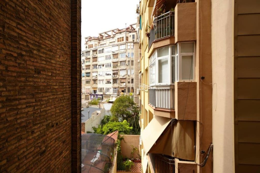 Beautiful apartment in Eixample — забронировать отель в Барселоне
