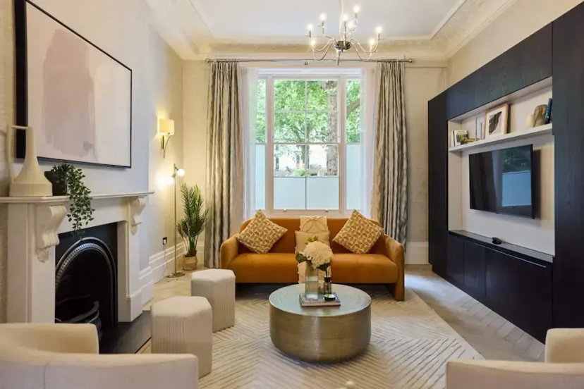 The Bayswater Retreat - Adorable 3bdr Flat With Balcony — комфортный отель в Лондоне