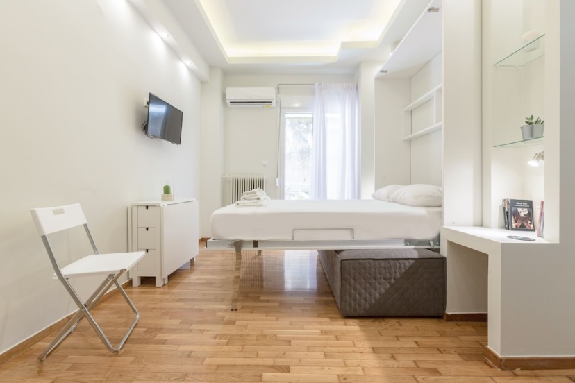 Cozy Flat with Terrace & Patio near Lycabettus — отель с удобным расположением в Афины