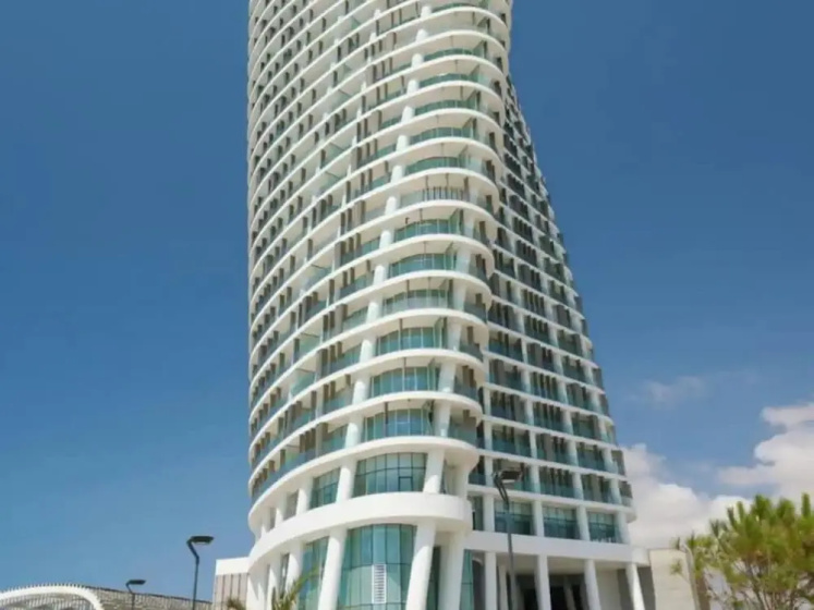 Ayia Napa Marina East Tower Suite — отель с удобствами в Айя-Напа