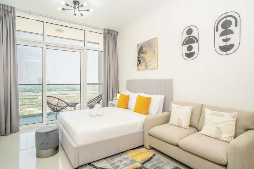Tanin - Sleek Studio Offering Unobstructed City Views — комфортный отель в Дубае