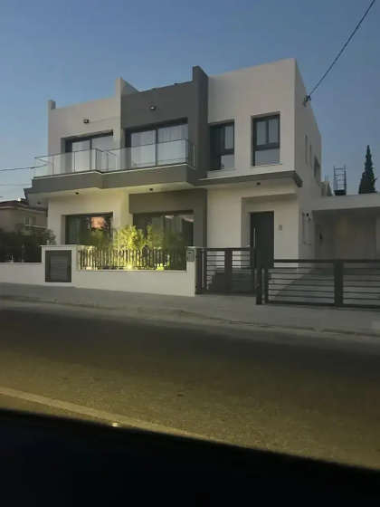 Cozy 3 Bedroom Villa Close to the Beach — забронировать отель в Лимассол