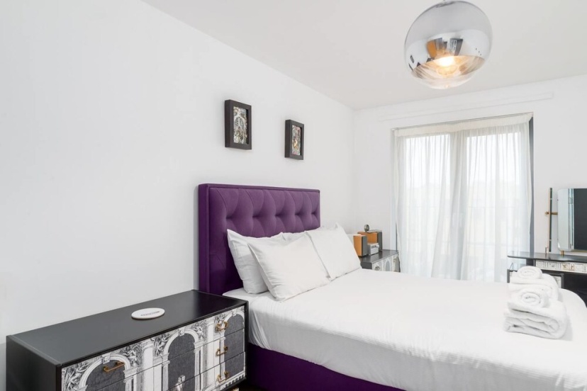 Charming 1BR Home in Brixton W/balcony, 2 Guests — отель с удобным расположением в Лондоне