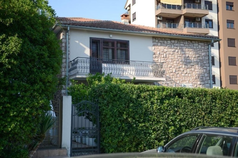 Apartments Petkovic Budva — отель с удобным расположением в Будва