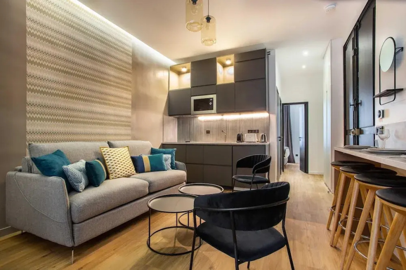 Elegant Apartment - 2br/6p - Porte Saint-denis — забронировать отель в Париже