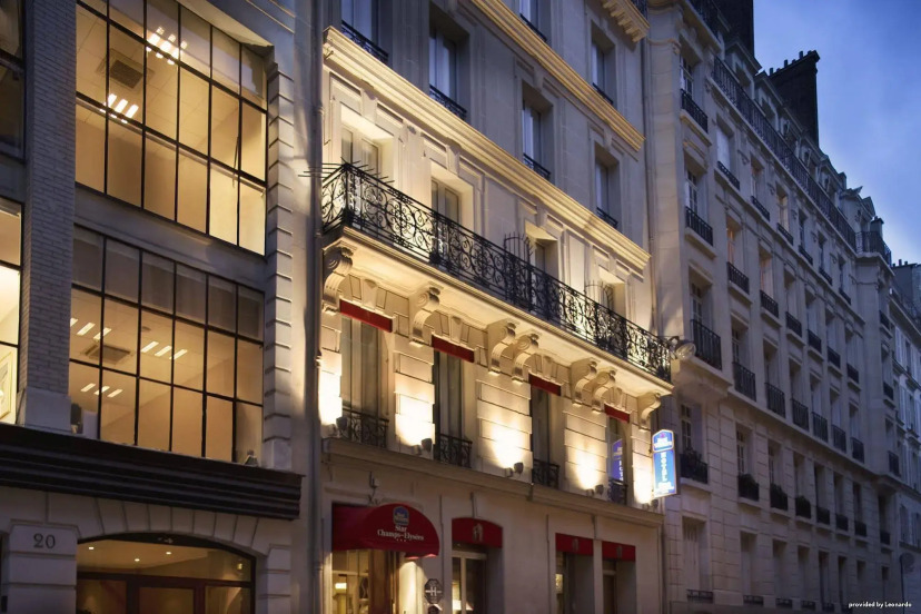 Star Champs Elysees — отель с удобствами в Париже
