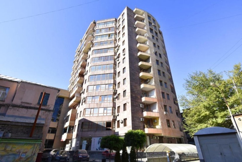 Mashtoc33 New apartment Yerevan center — отель с удобным расположением в Ереван