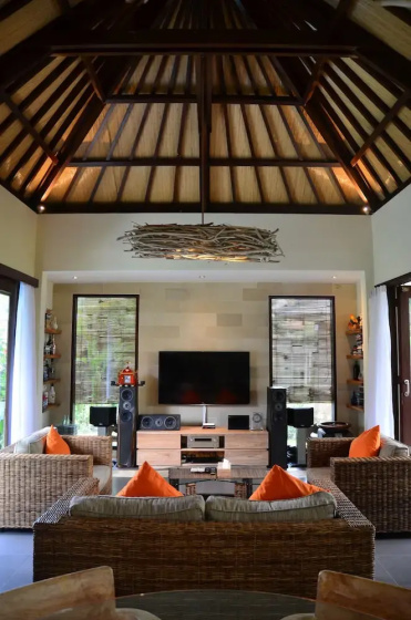 Цены на Intan Legian Seminyak Villa в Денпасар