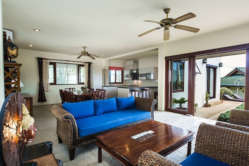5 Bedroom Beach Front Villa on Samrong Bay — отель с удобствами в Кохе