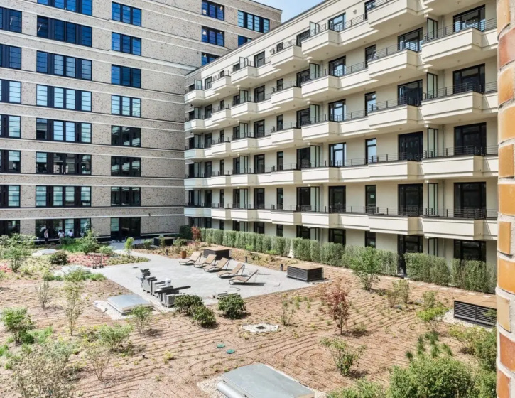 Business/holiday Apartment With Whirlpool — отель с удобным расположением в Берлине
