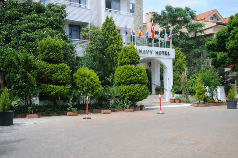 Navy Hotel — отель рядом с интересными местами в Ичмелер