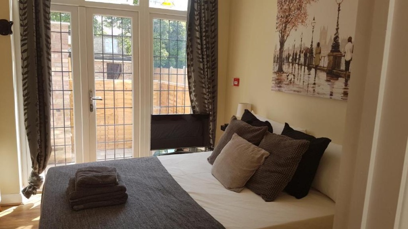 Amazing Studio Apartment in North East London — отель с удобным расположением в Лондоне