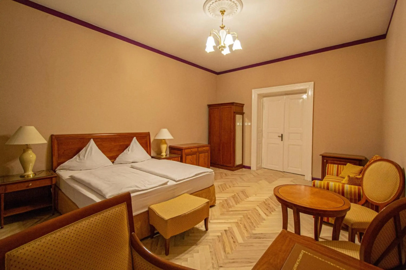 4 Bedrooms 130m2 apartment at the Main City Square — отзывы гостей и цены