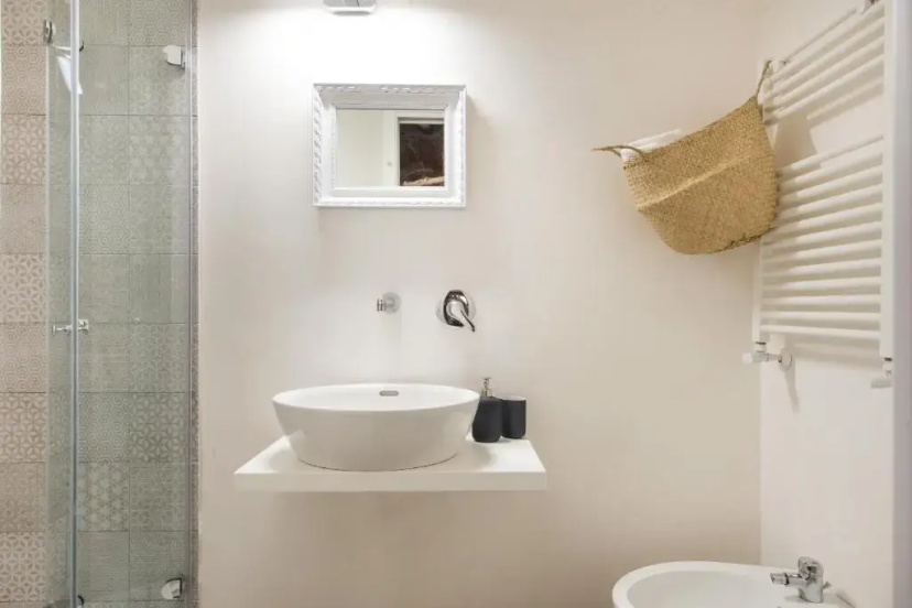 Stylish Home in Front of Casa Professa — забронировать отель в Палермо