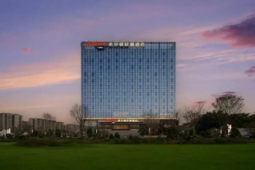 Hampton by Hilton Renhe Baiyun Airport — комфортный отель в Гуанчжоу