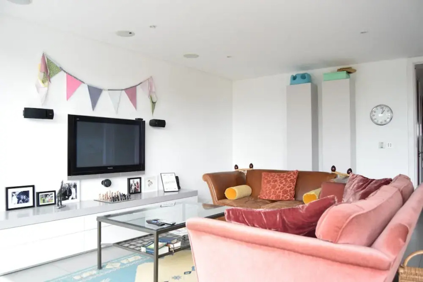Цены на 2 Bedroom Kennington Apartment With Balcony в Лондоне