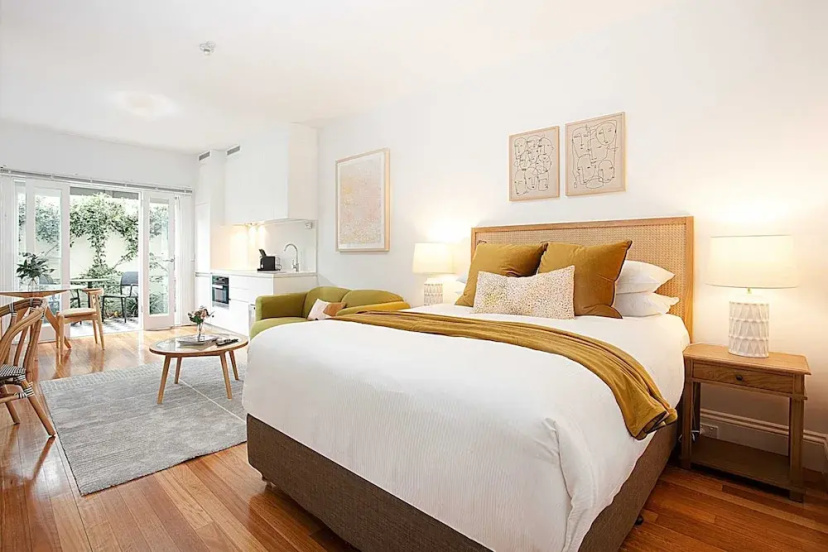 Leafy and Tranquil Inner West Studio Apartment — отель с удобным расположением в Сиднее